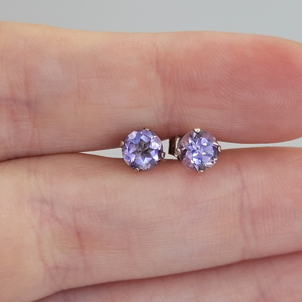 SU 925 Sterling Silver Round-Cut Lavender Purple Cubic Zirconia CZ Stud Earrings